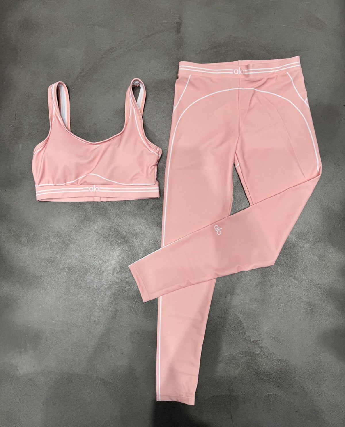 Alo womens 2 piece gymset