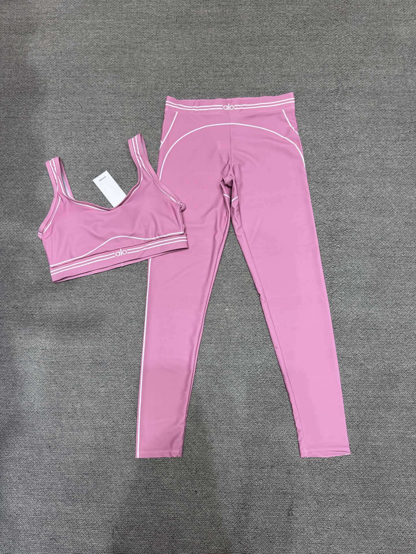 Alo womens 2 piece gymset